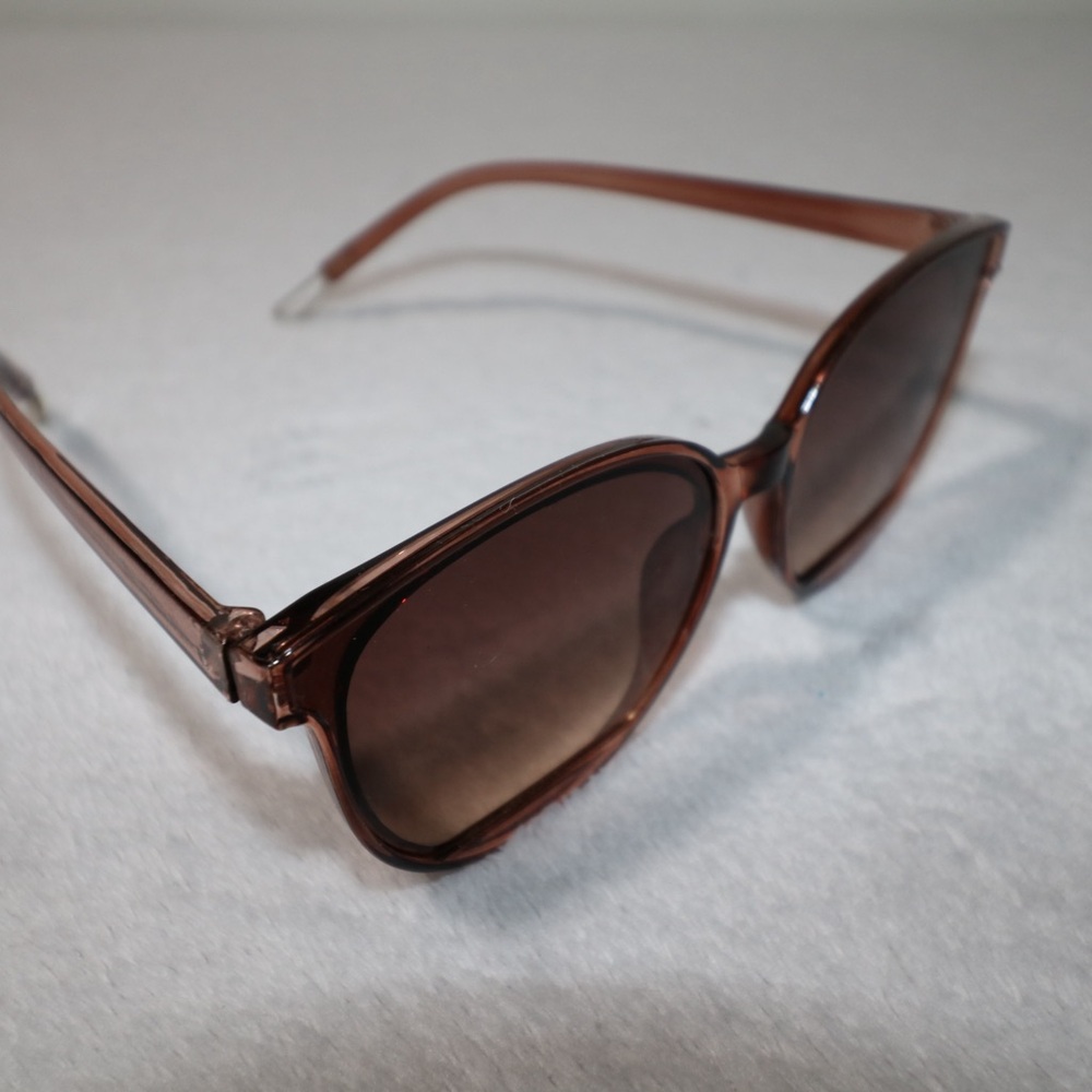 Elegant Brown Sunglasses